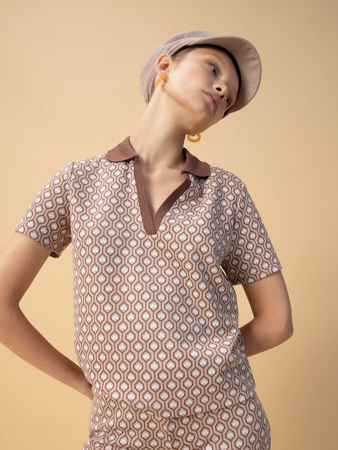 

DeFacto Geometric Printed Polo Collar Cotton T-shirt, Brown