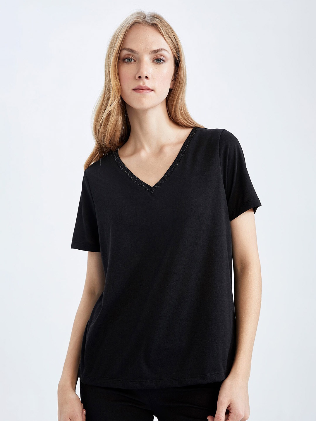 

DeFacto V-Neck Cotton T-shirt, Black