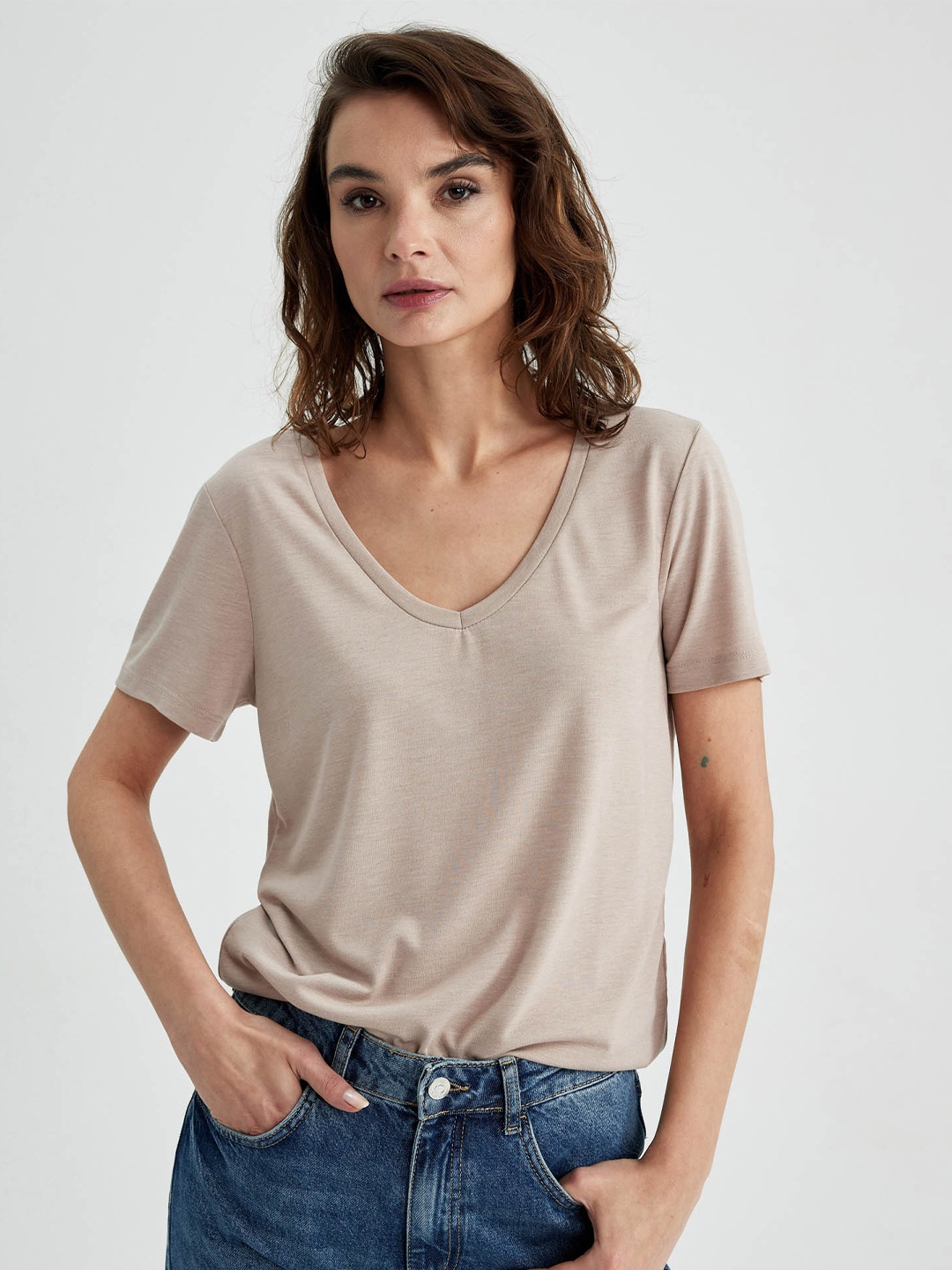 

DeFacto V-Neck Cotton Relaxed Fit T-shirt, Beige