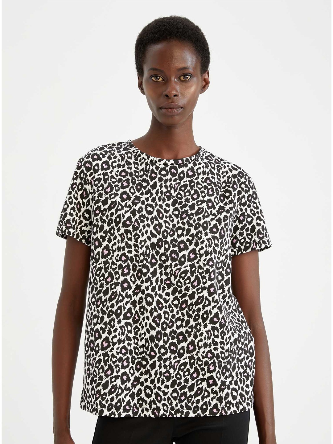 

DeFacto Round Neck Animal Printed T-shirt, Off white