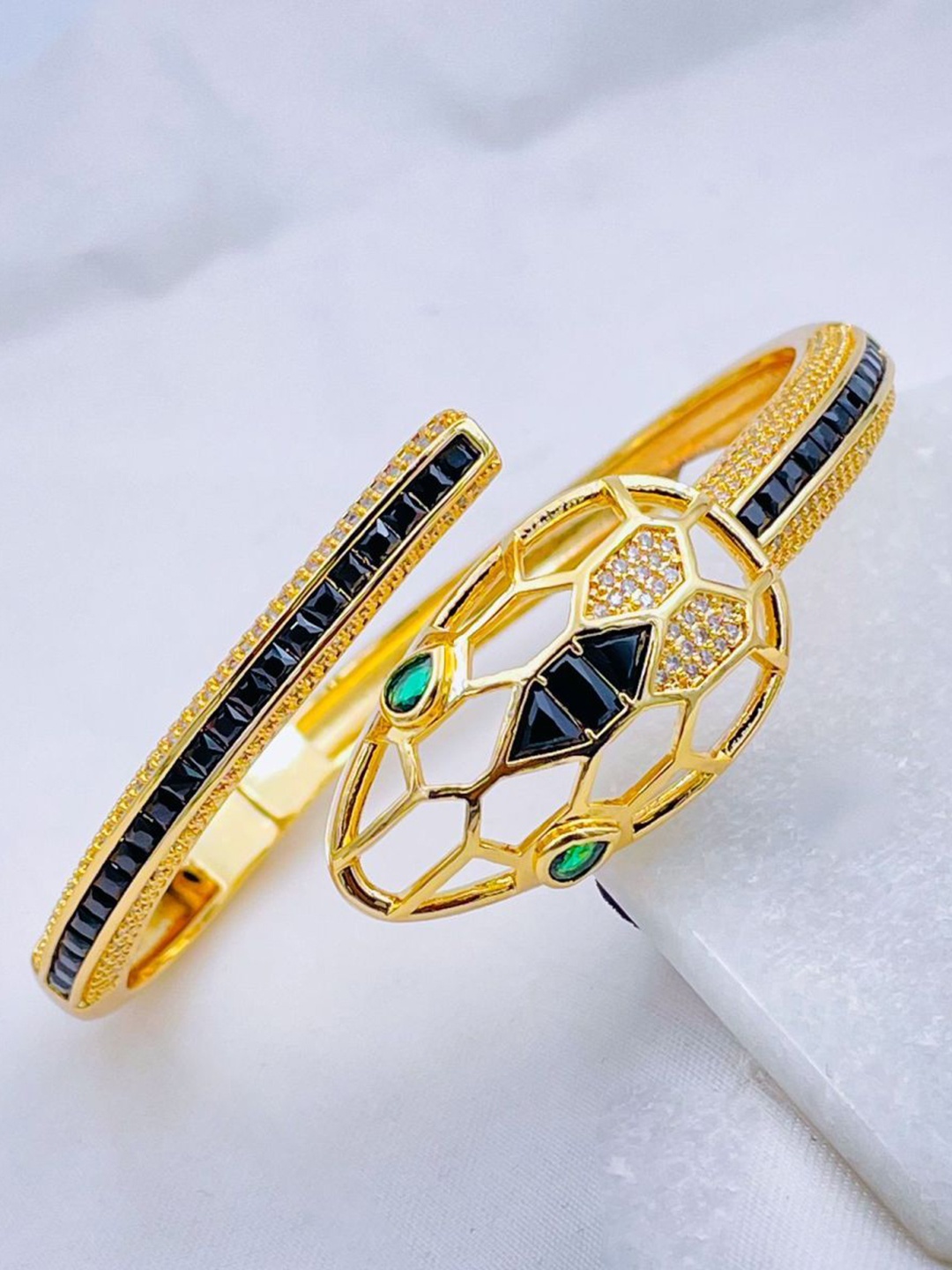

ZIVOM Women Brass Cubic Zirconia Gold-Plated Kada Bracelet