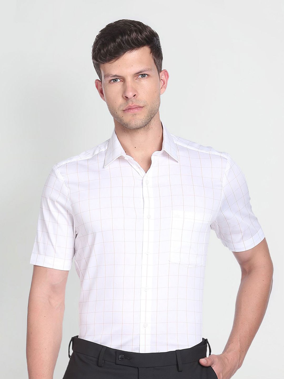 

Arrow Short Sleeves Patch Pocket Checked Formal Shirt, White
