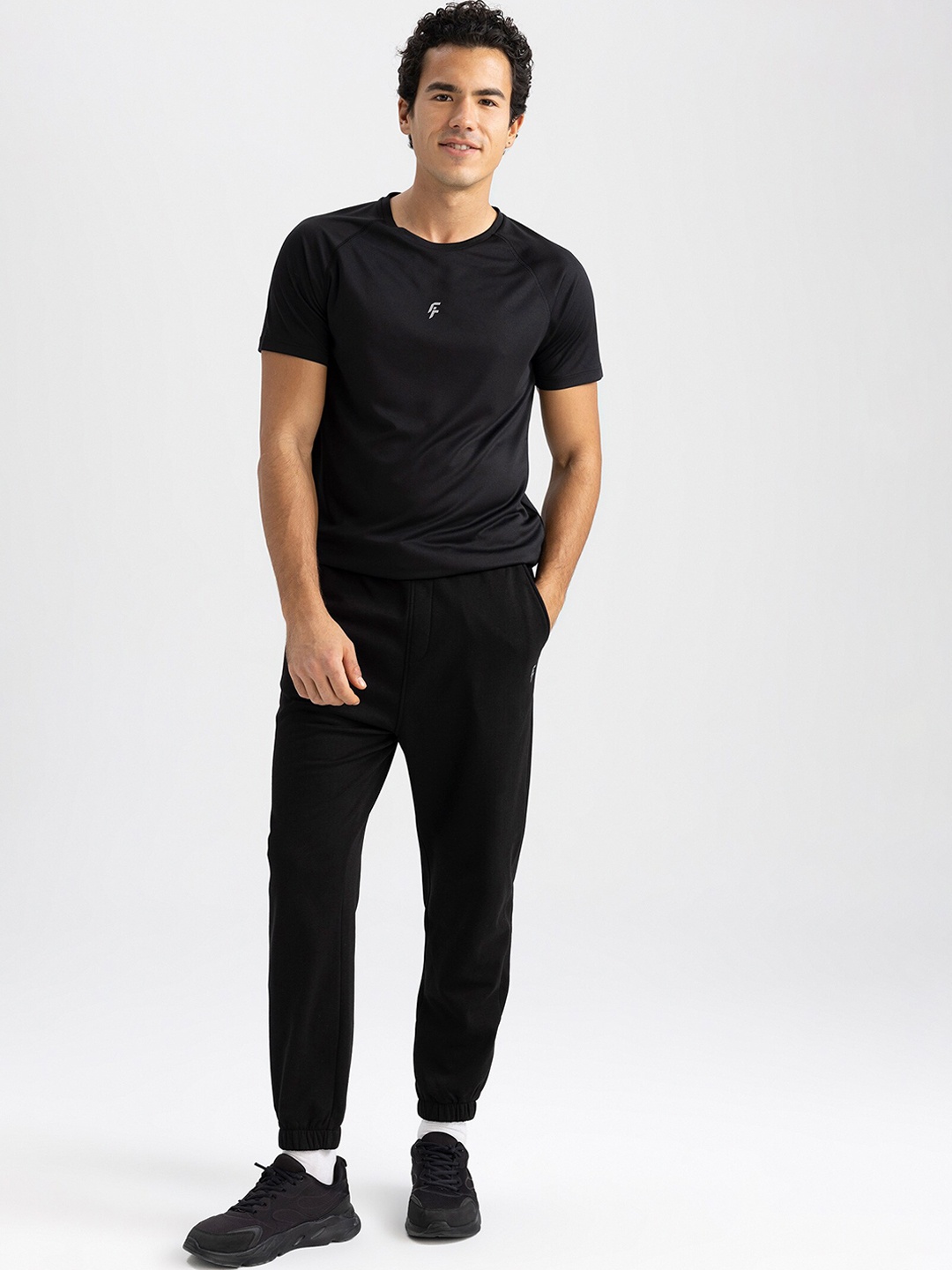 

DeFacto Men Regular-Fit Joggers, Black