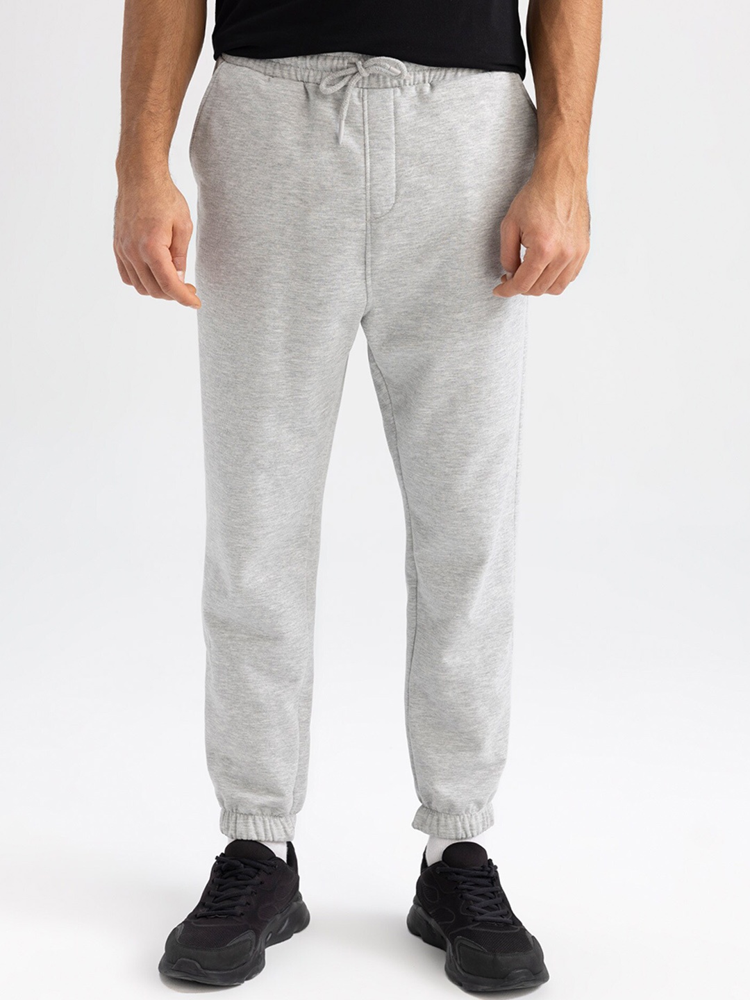 

DeFacto Men Regular-Fit Joggers, Grey