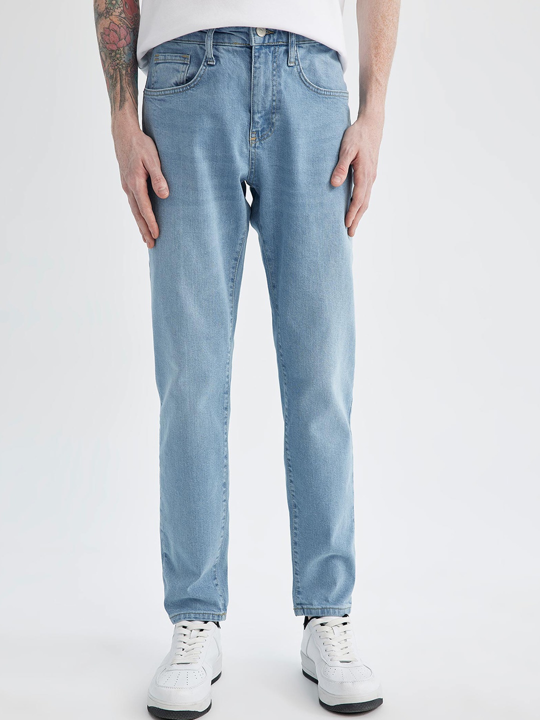 

DeFacto Men Mid-Rise Light Fade Jeans, Blue