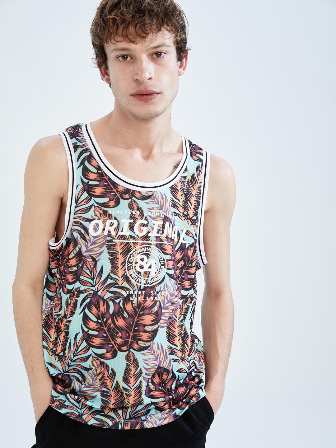 

DeFacto Tropical Printed Round Neck Sleeveless T-shirt, Off white