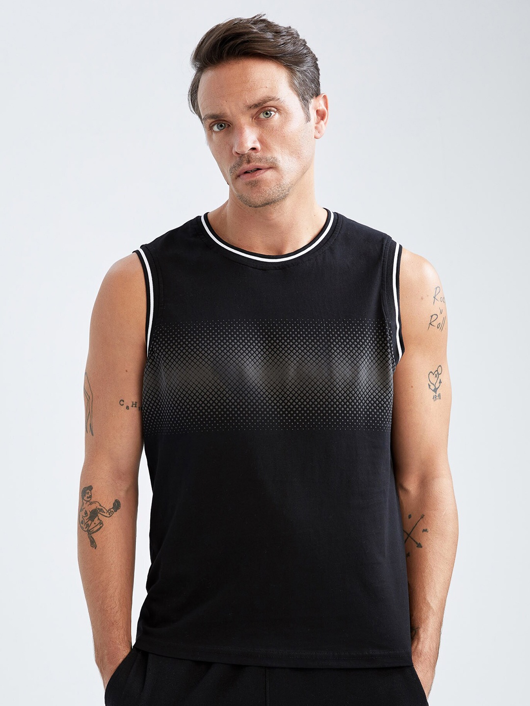 

DeFacto Men Sleeveless Pure Cotton T-shirt, Black