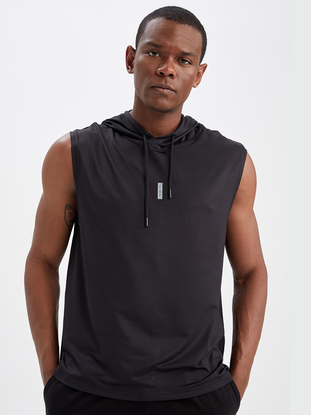 

DeFacto Men Hooded Sleeveless Pure Cotton T-shirt, Black