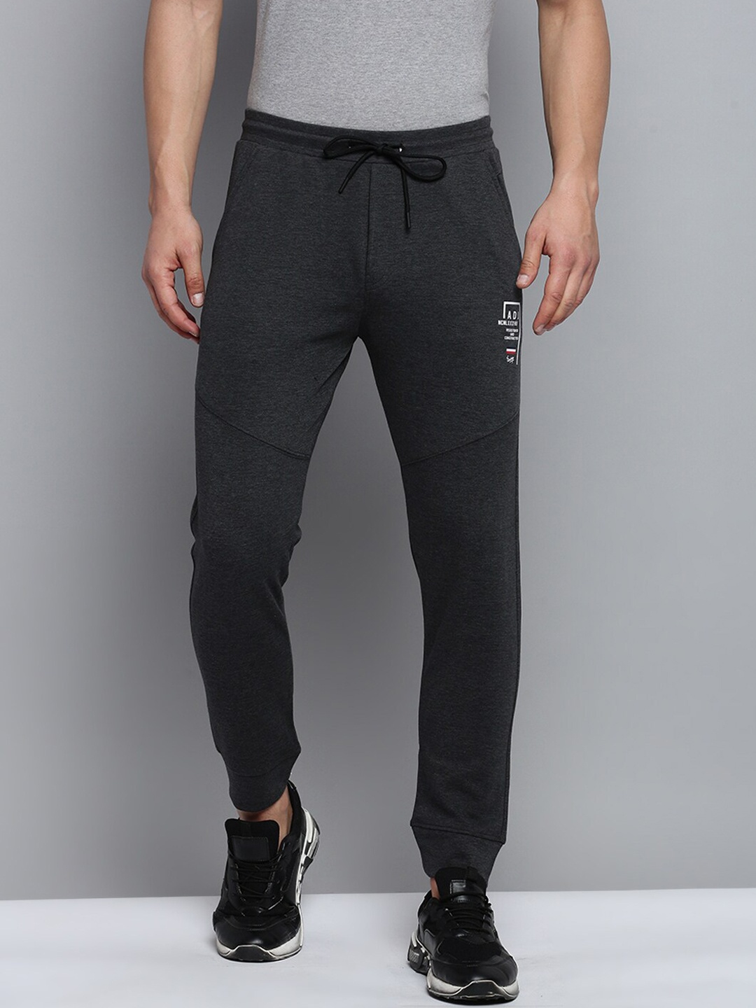 

SHOWOFF Men Regular-Fit Joggers, Grey