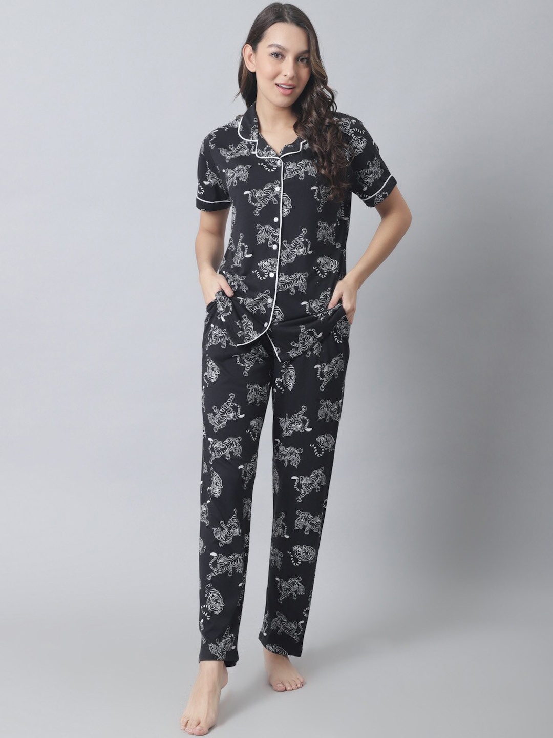 

Kanvin Animal Printed Night Suit, Black