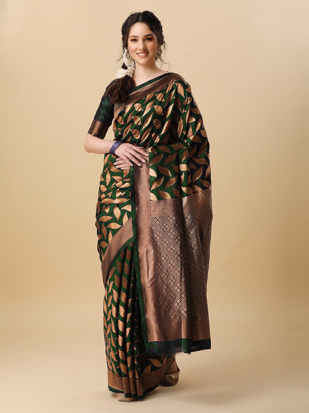

KALINI Ethnic Motif Woven Design Zari Leaf Banarasi Saree with Blouse Piece, Green
