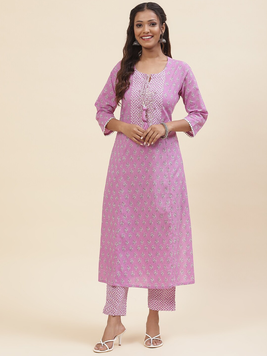 

Meena Bazaar Tie-Up Neck Floral Printed Kurta With Trousers, Purple
