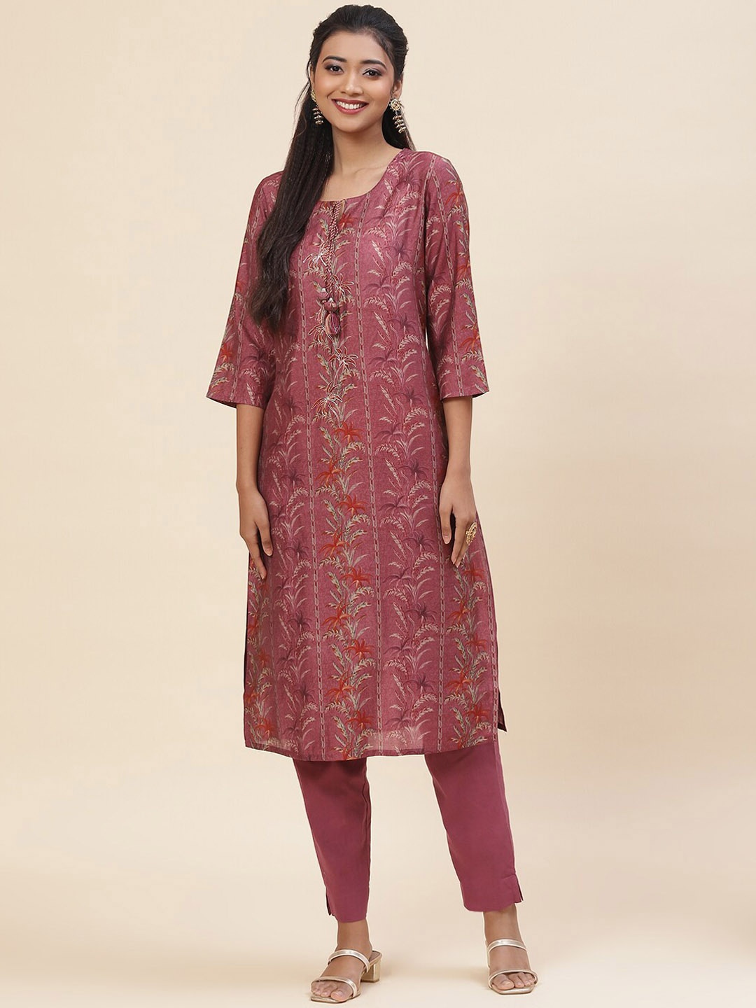 

Meena Bazaar Tie-Up Neck Floral Printed Kurta With Trousers, Pink