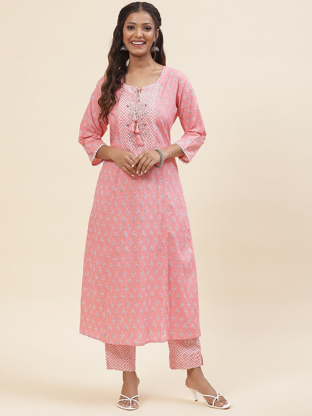 

Meena Bazaar Floral Printed Gotta Patti Tie-Up Neck A-Line Kurta with Trousers, Pink