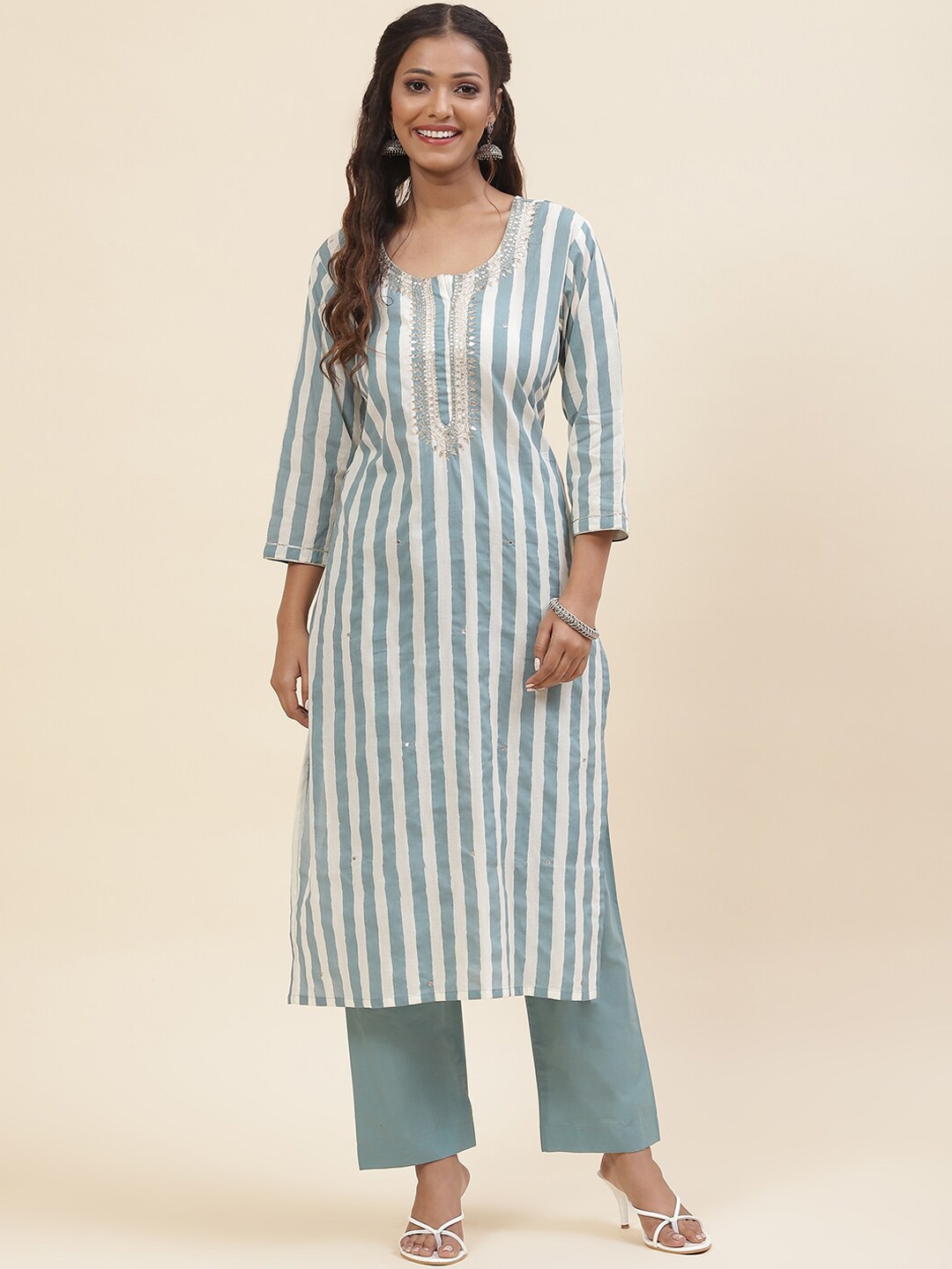 

Meena Bazaar Striped Gotta Patti Straight Kurta with Trousers, Blue