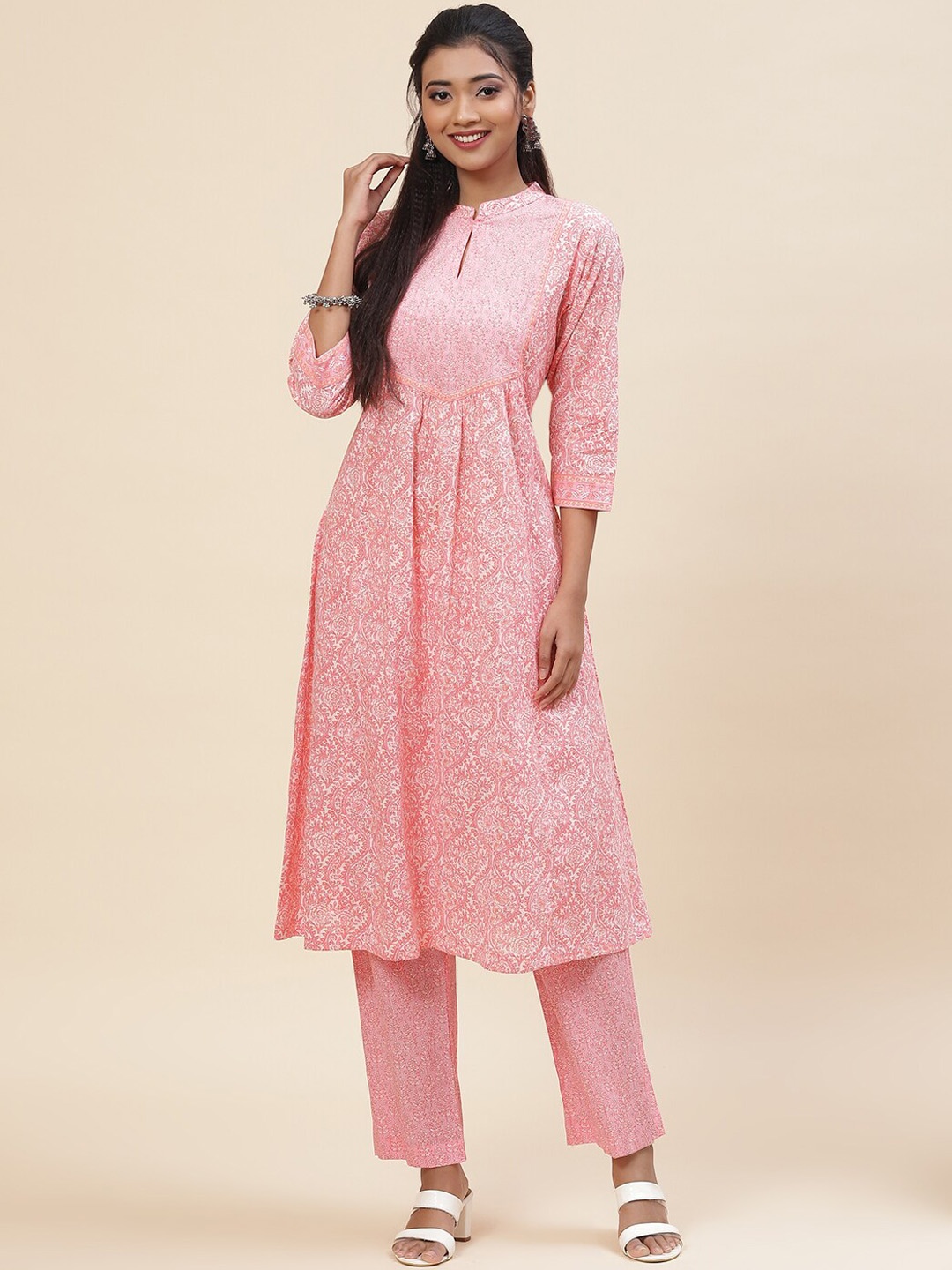 

Meena Bazaar Floral Printed Keyhole Neck A-Line Pleated Kurta with Trousers, Pink