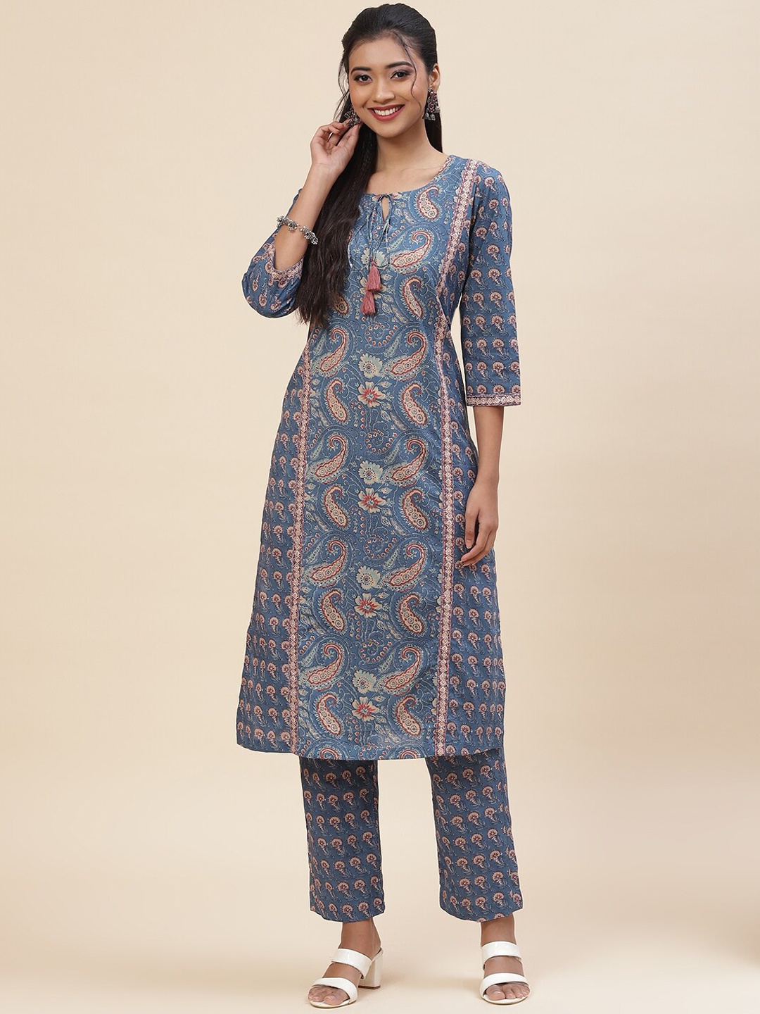 

Meena Bazaar Paisley Printed Tie-Up Neck Panelled A-Line Kurta with Trousers, Blue