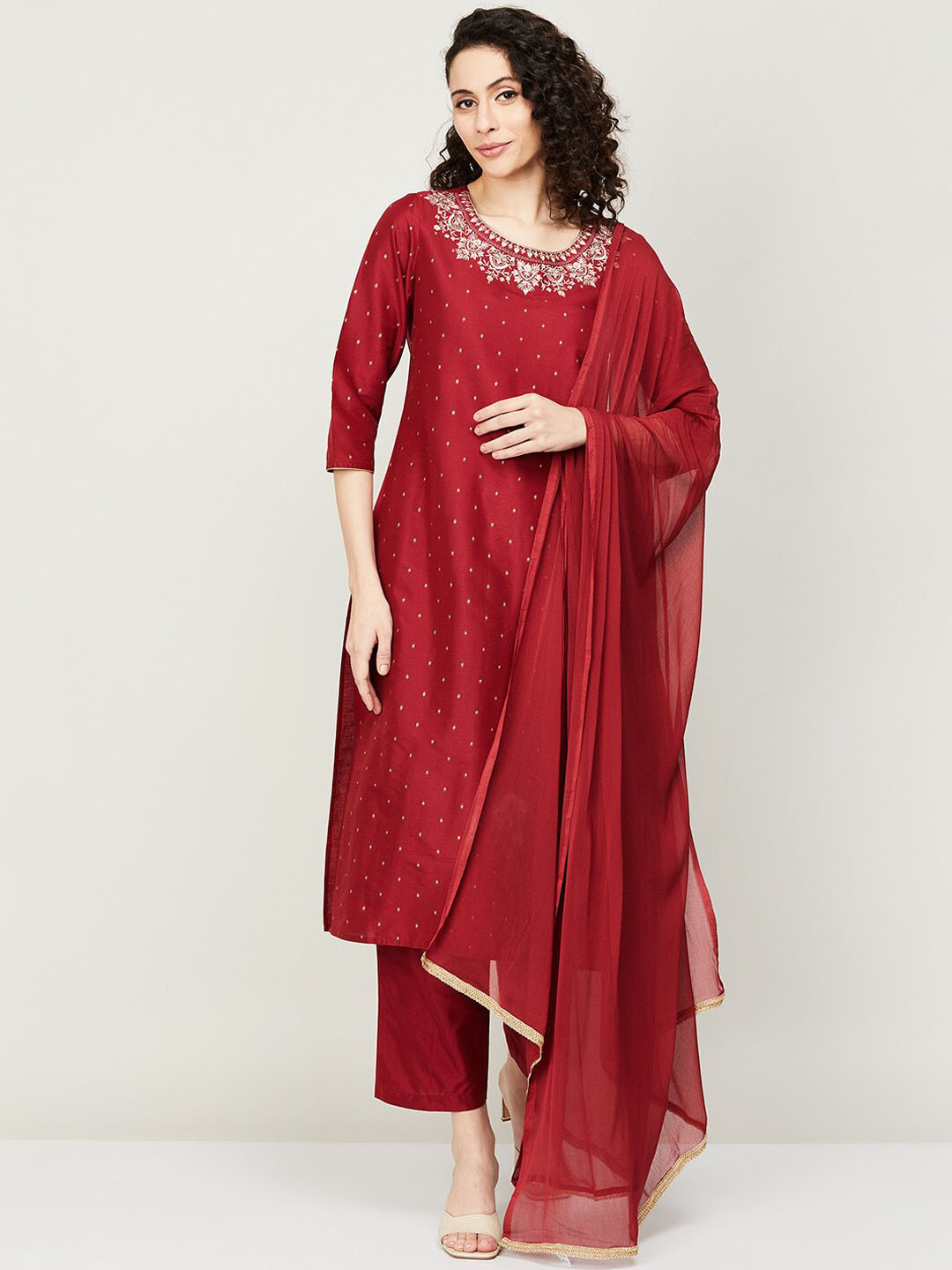 

Melange by Lifestyle Ethnic Motifs Embroidered Kurta with Trousers & Dupatta, Maroon