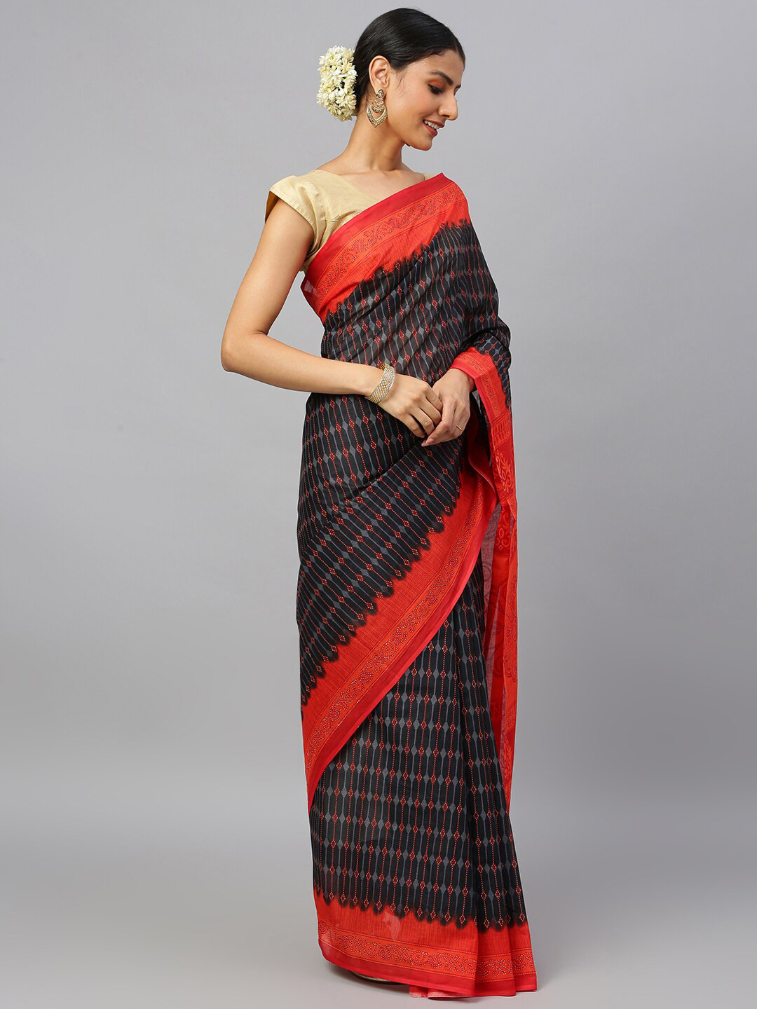 

RATAN Geometric Printed Pure Cotton Saree, Black