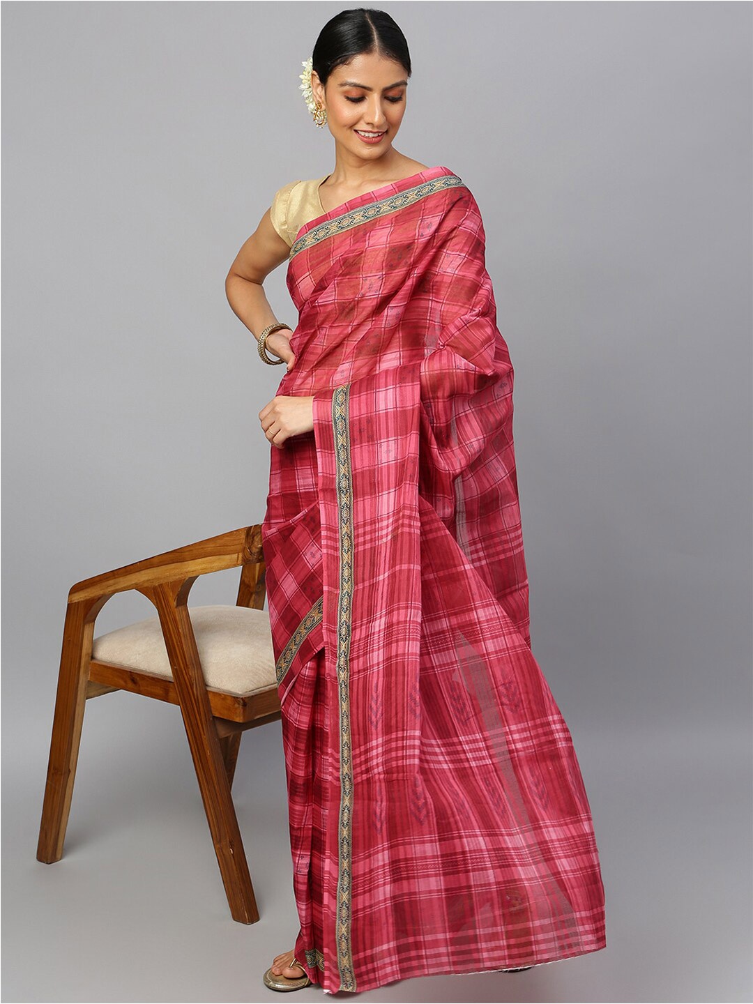 

RATAN Checked Pure Cotton Sambalpuri Saree, Magenta