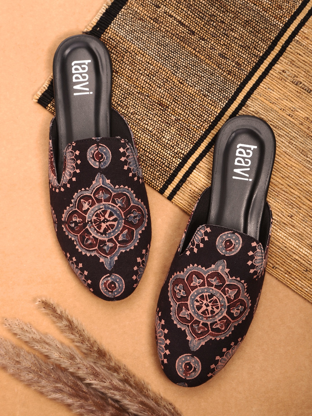 

Taavi Women Printed Ethnic Mules, Black