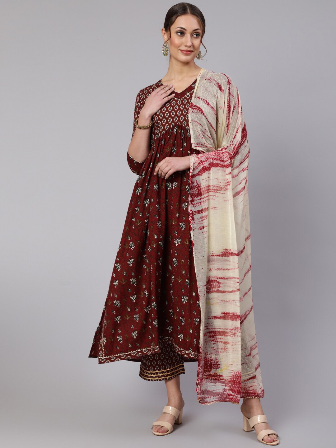 

GLAM ROOTS Ethnic Motifs Printed Gotta Patti Pure Cotton Kurta With Trousers & Dupatta, Maroon