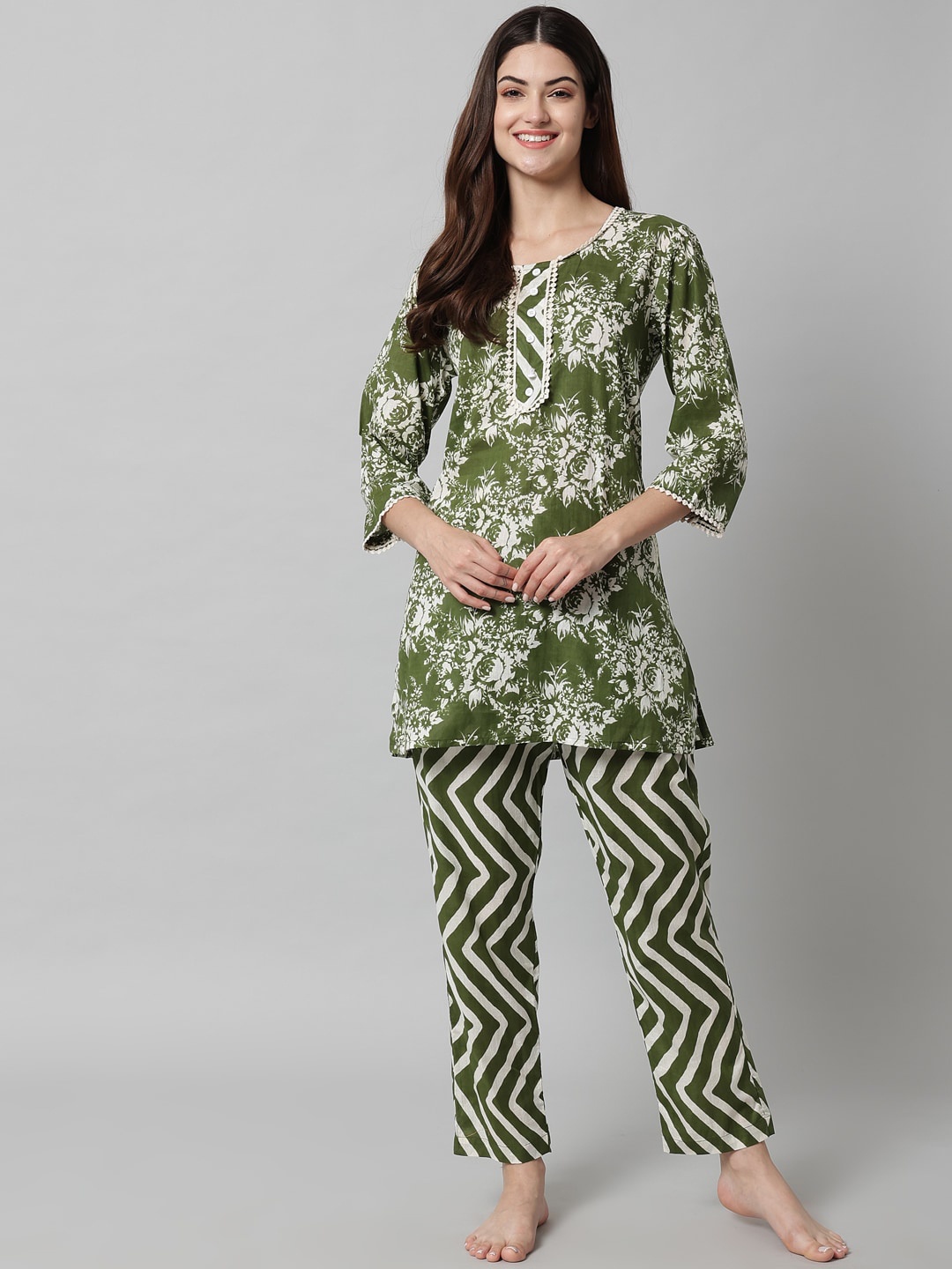 

SEPHANI Women Printed Cotton Night suit, Green