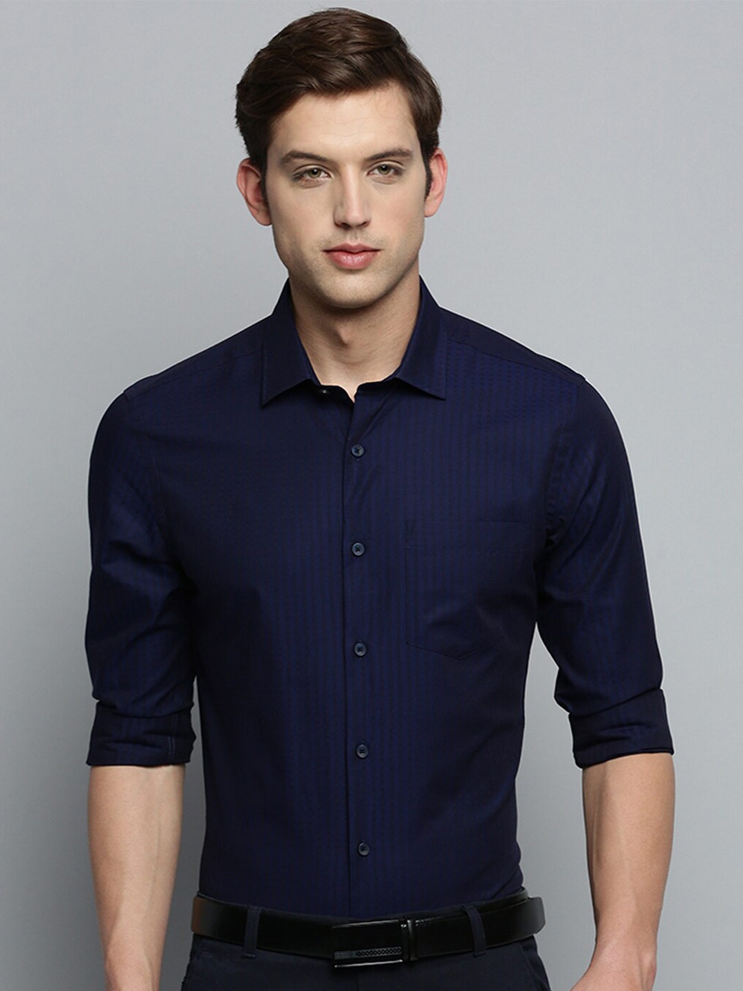

SHOWOFF Smart Vertical Striped Striped Cotton Formal Shirt, Navy blue