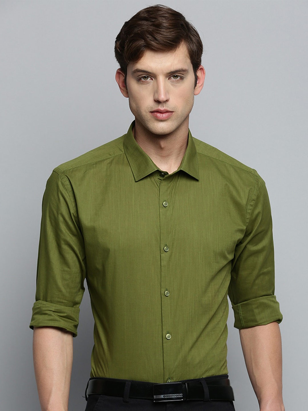

SHOWOFF Spread Collar Classic Fit Cotton Formal Shirt, Olive