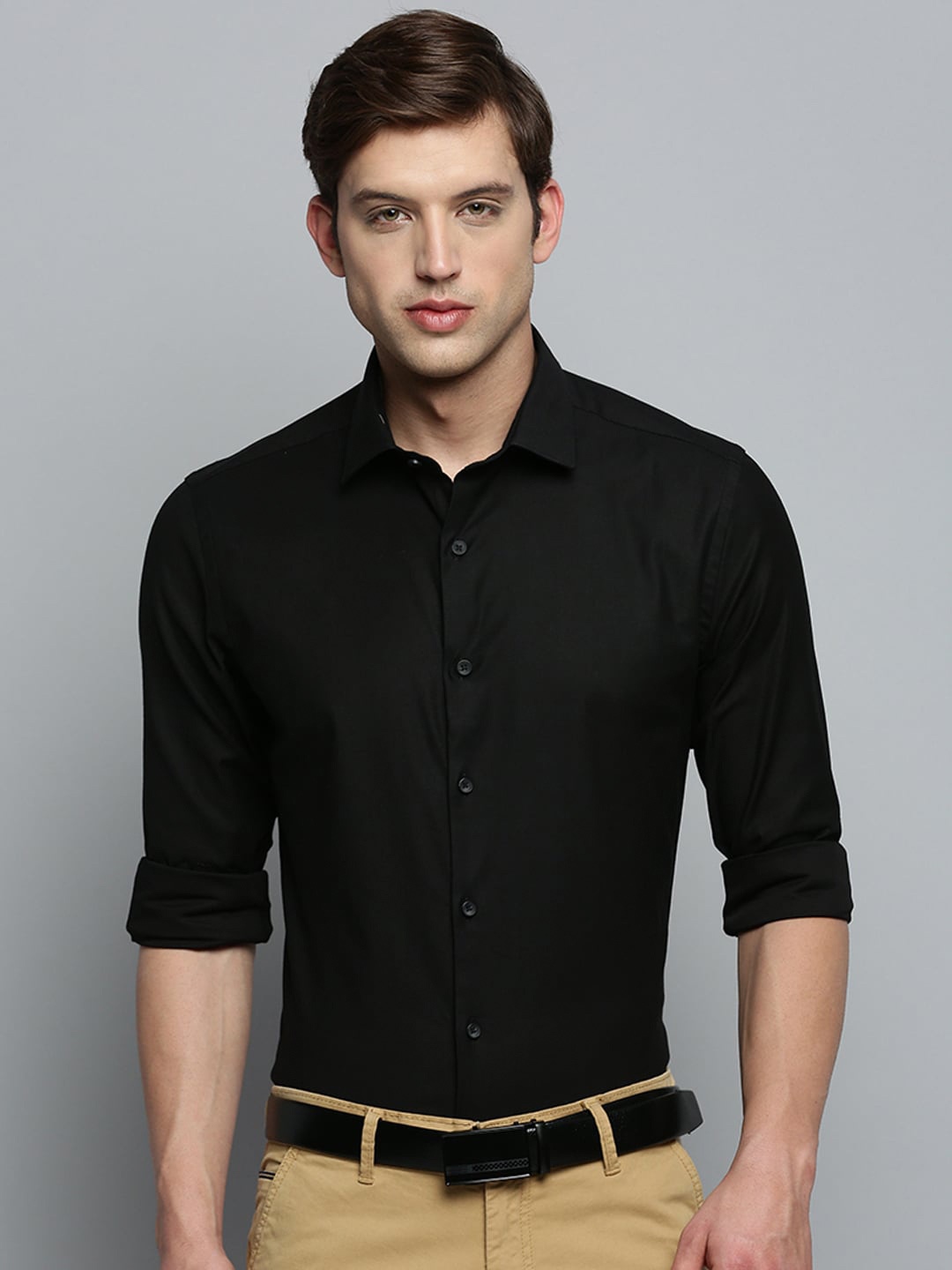 

SHOWOFF Spread Collar Smart Fit Cotton Formal Shirt, Black