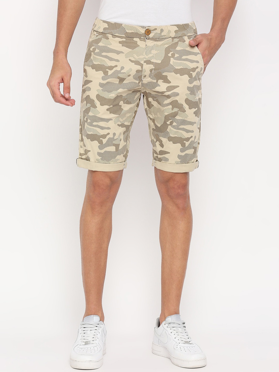 

beevee Men Camouflage Printed Shorts, Beige