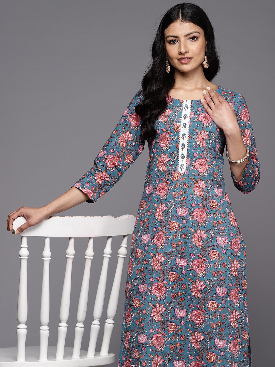 

Varanga Floral Printed Gotta Patti Pure Cotton Kurta With Trousers, Teal