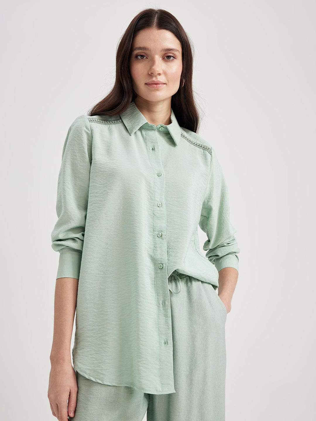 

DeFacto Women Casual Longline Shirt, Green