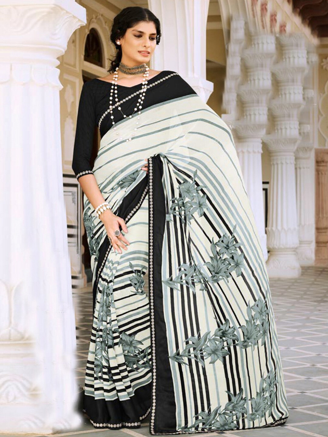 

Satrani Embellished Border Floral Printed Saree, Grey