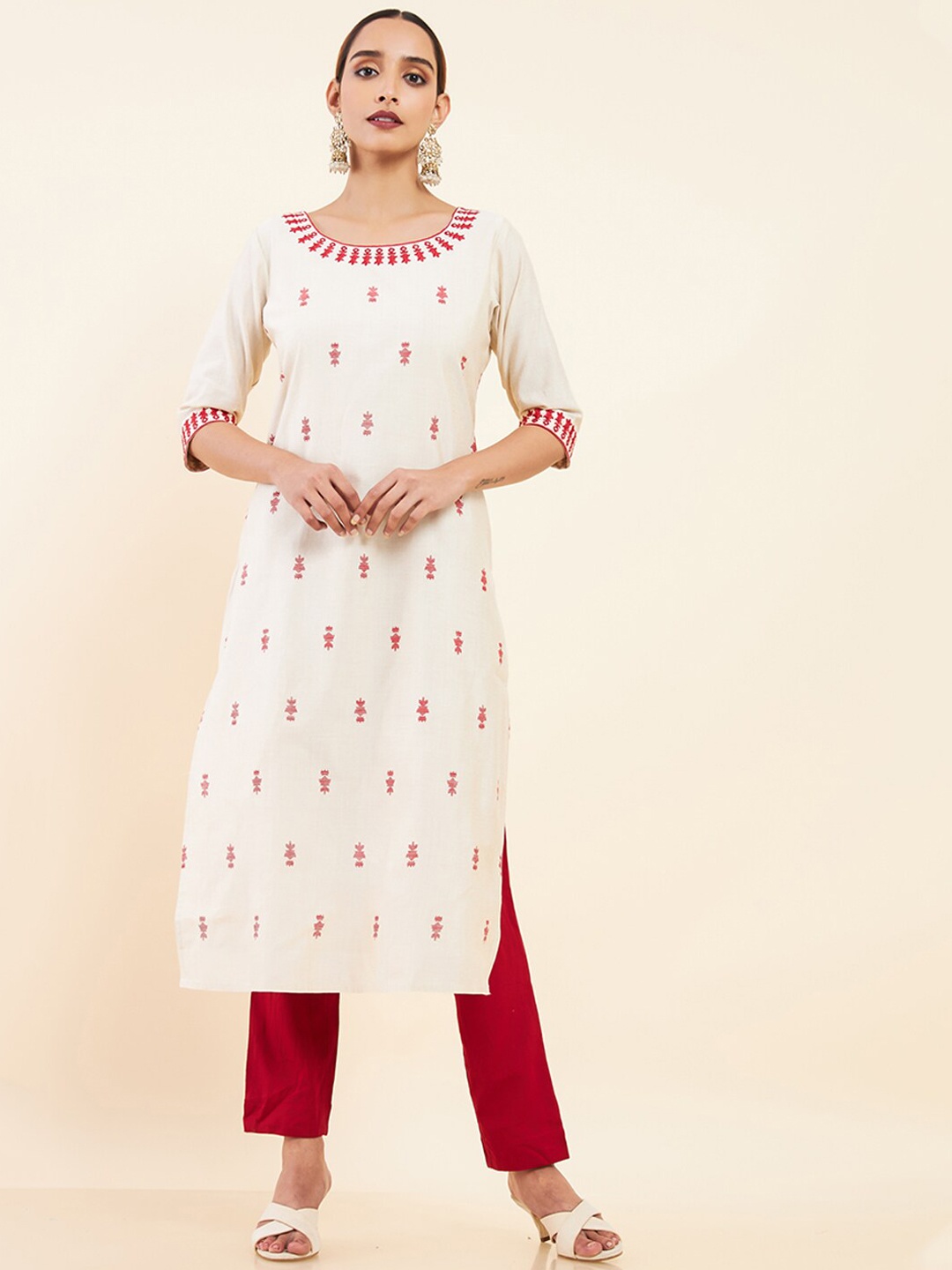 

Maybell Ethnic Motifs Embroidered Pure Silk Kurta, Off white