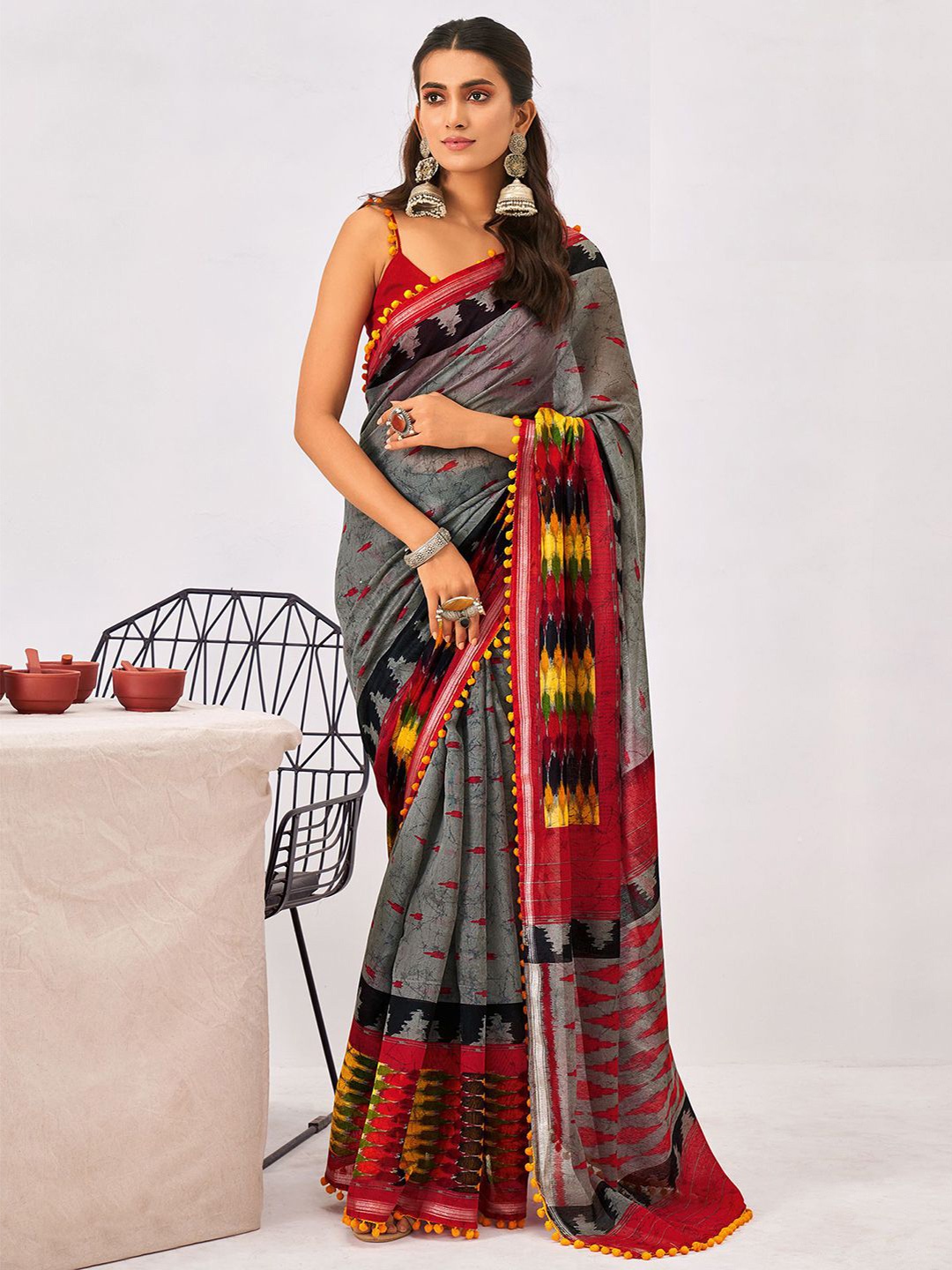 

Satrani Abstract Printed Embroidered Saree, Grey