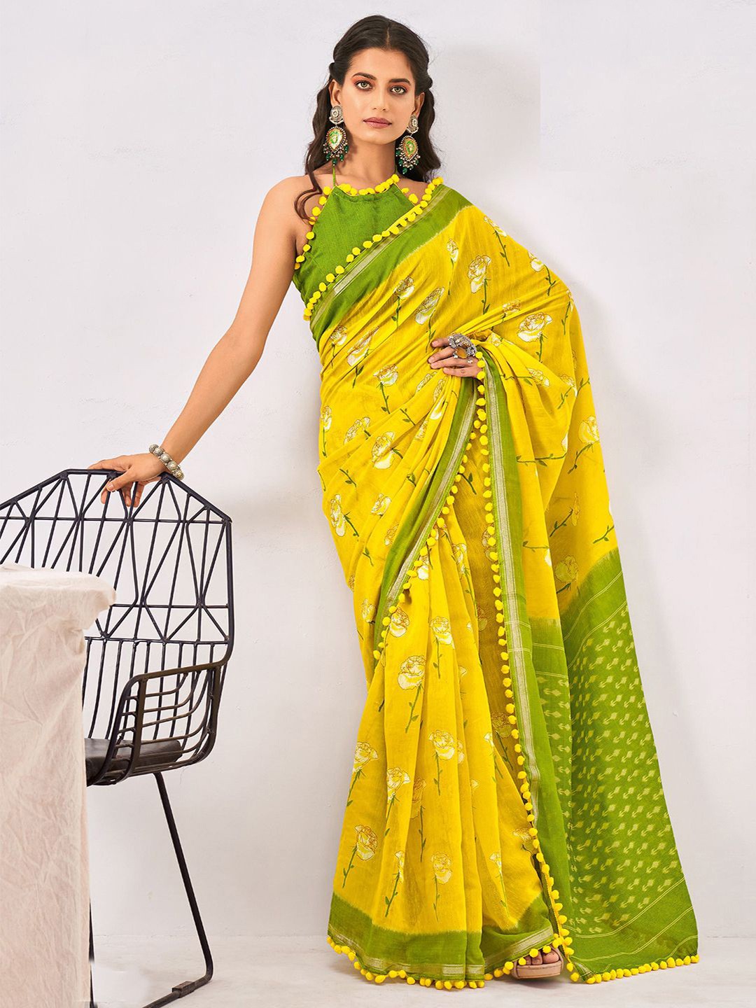 

Satrani Floral Printed Embroidered Saree, Yellow