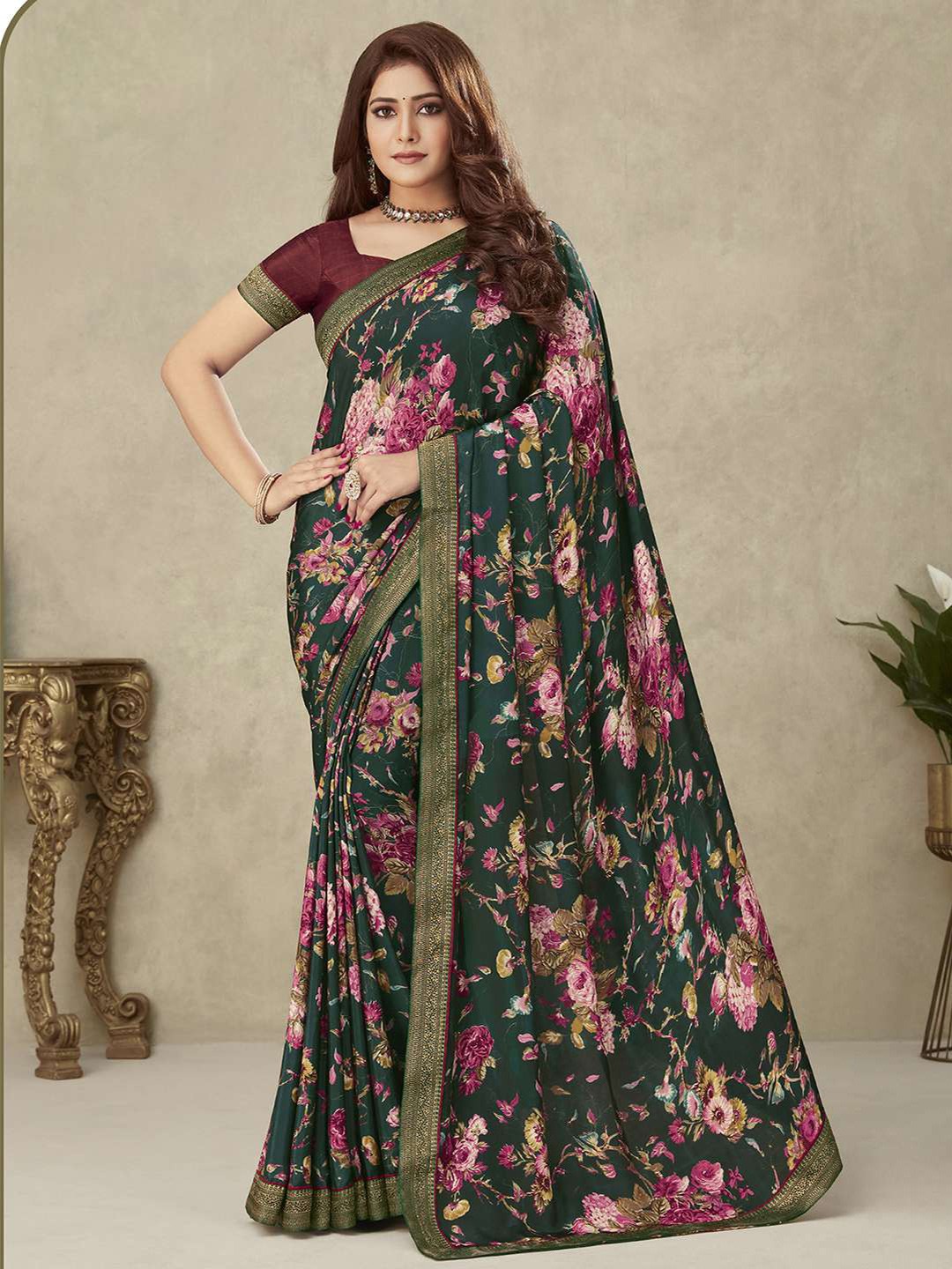 

Satrani Floral Printed Zari Saree, Green