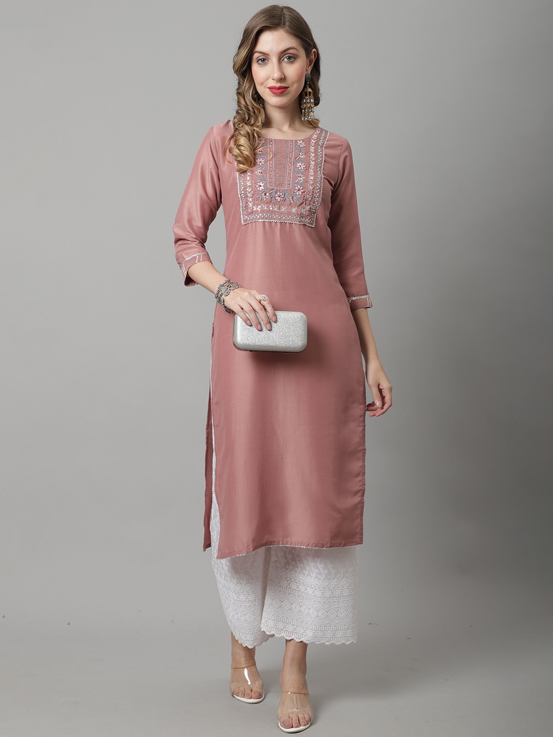 

Rajnandini Floral Embroidered Pure Silk Kurta, Peach