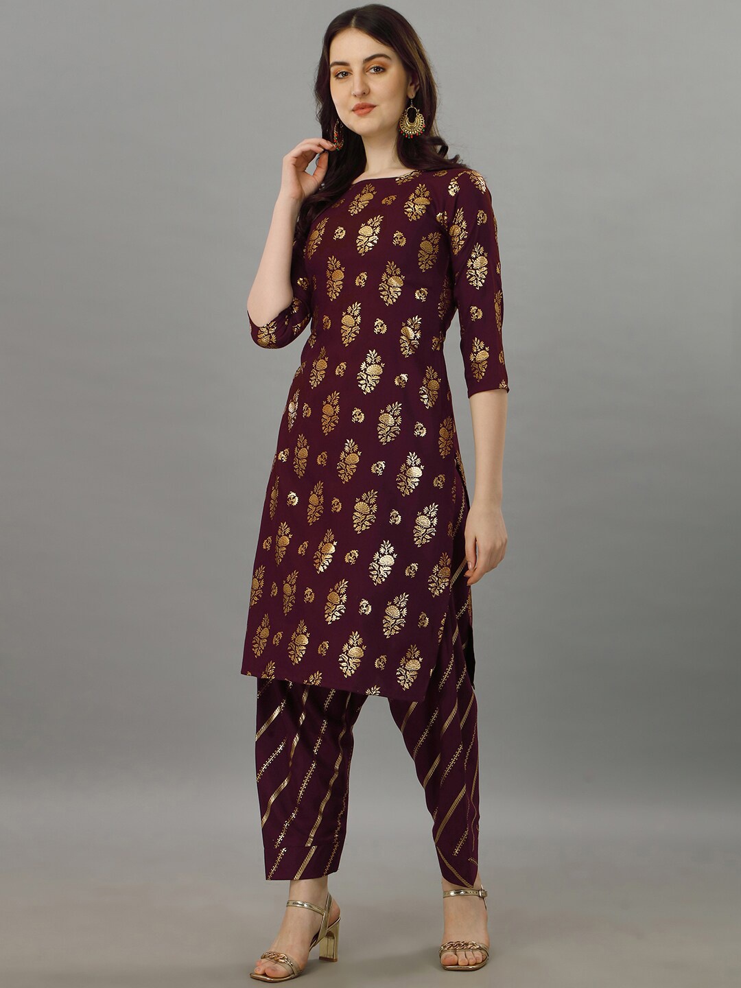 

GUFRINA Floral Printed Round Neck Kurta with Salwar, Burgundy