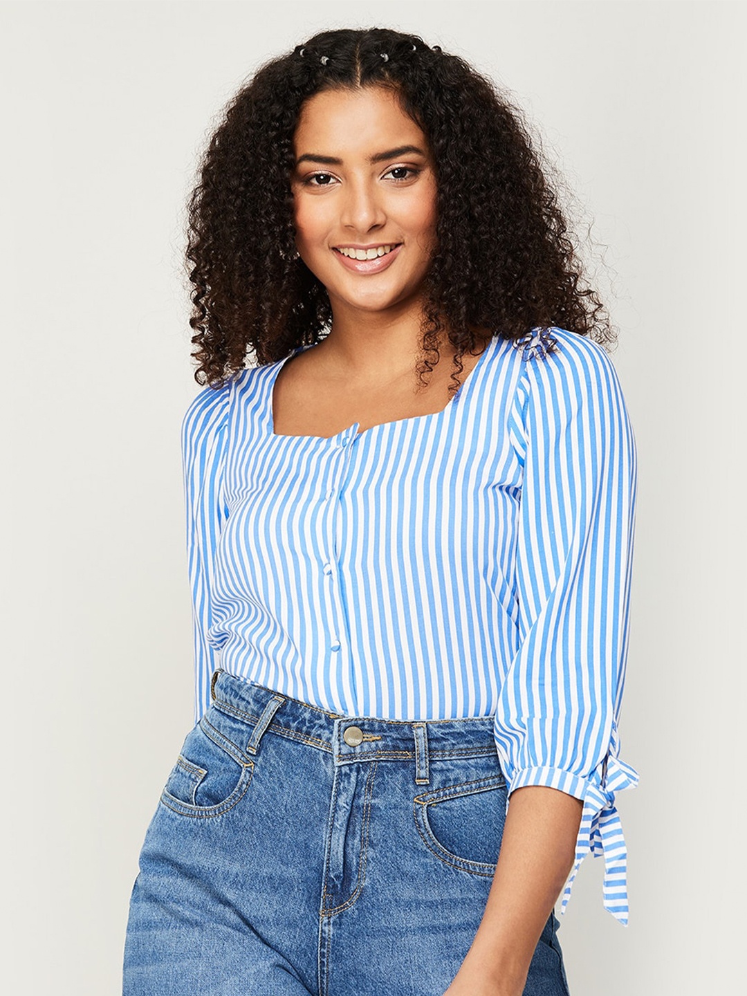 

Fame Forever by Lifestyle Vertical Striped Shirt Style Top, Blue