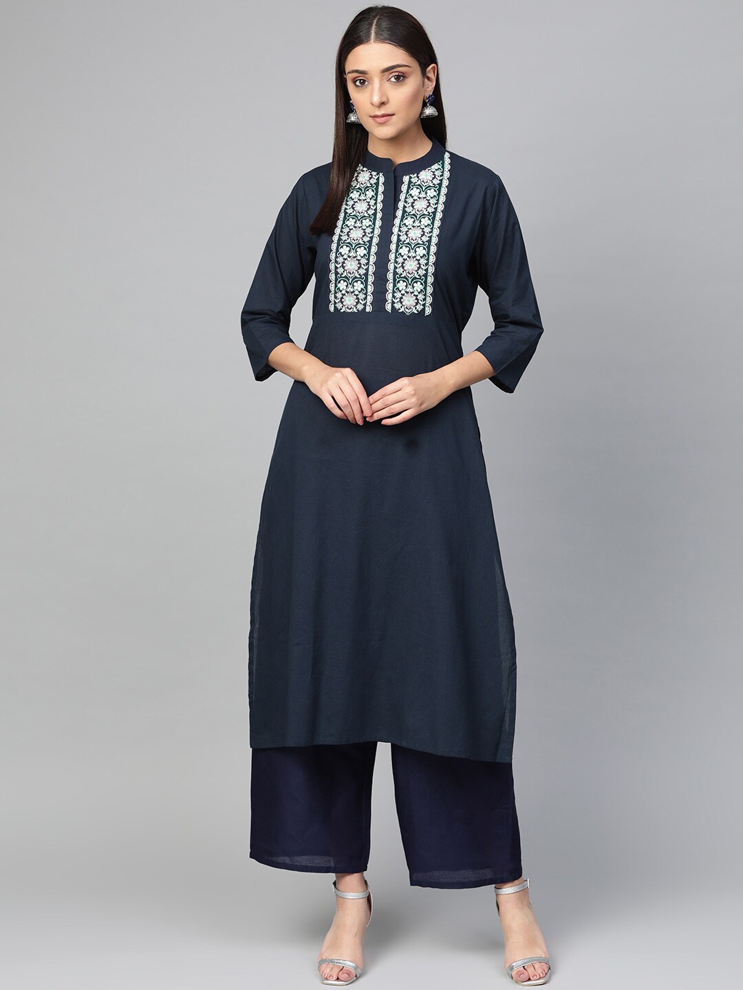 

Bhama Couture Ethnic Motifs Embroidered Thread Work Kurta With Trousers, Navy blue