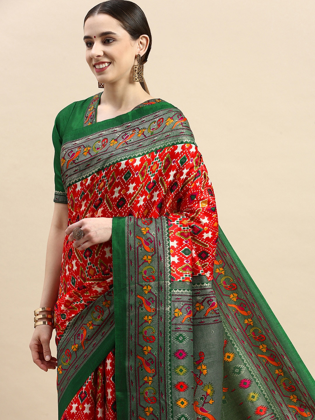 

VASTRANAND Zari Patola Saree, Red