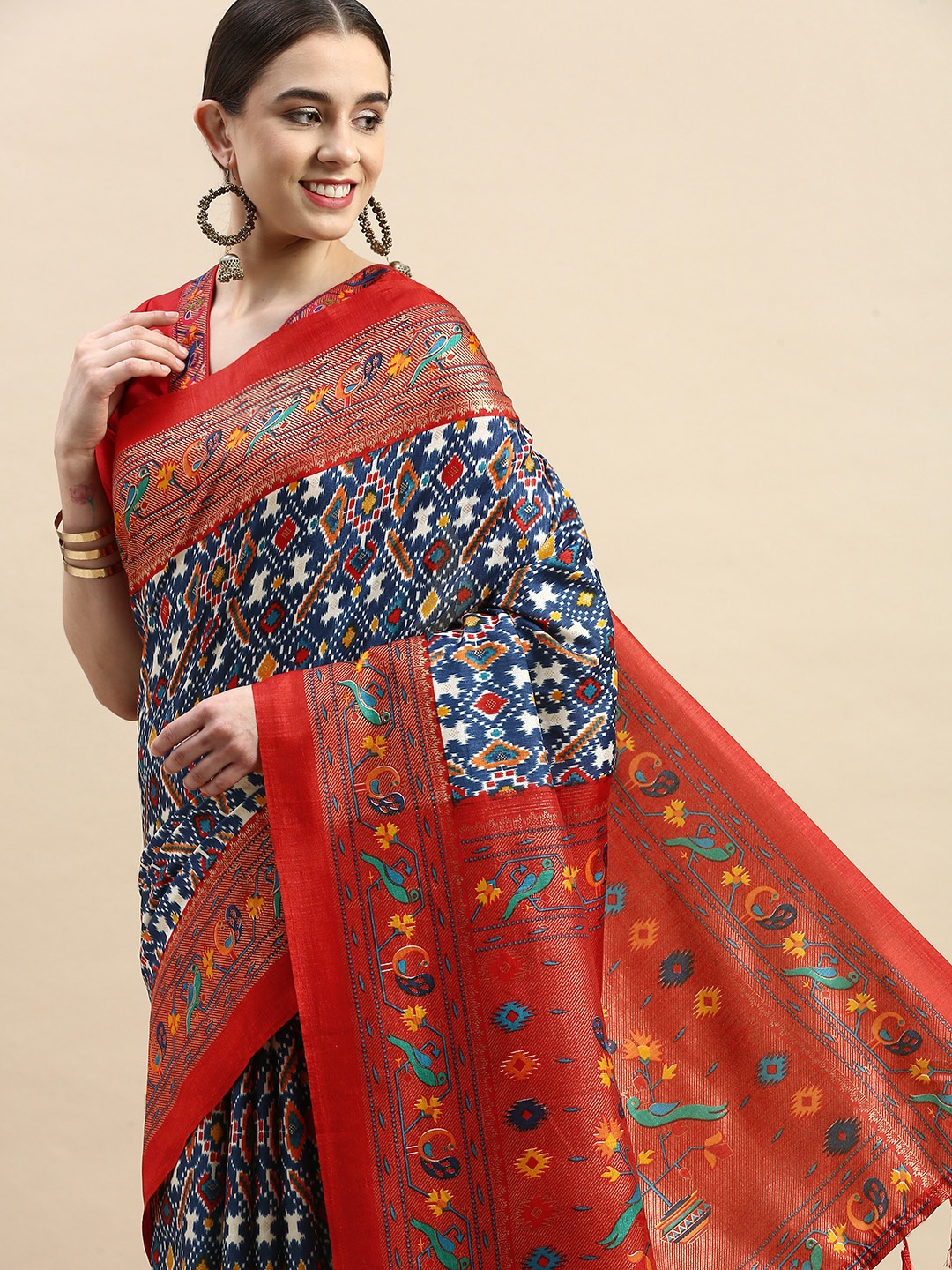 

VASTRANAND Printed Zari Patola Saree, Blue
