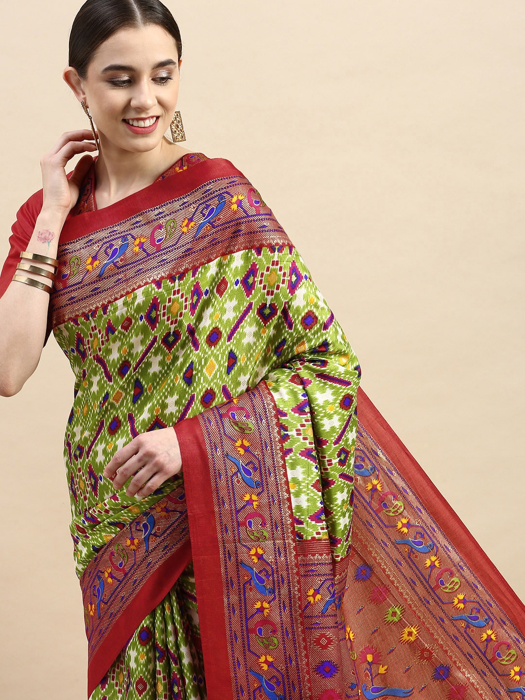 

VASTRANAND Printed Zari Patola Saree, Green