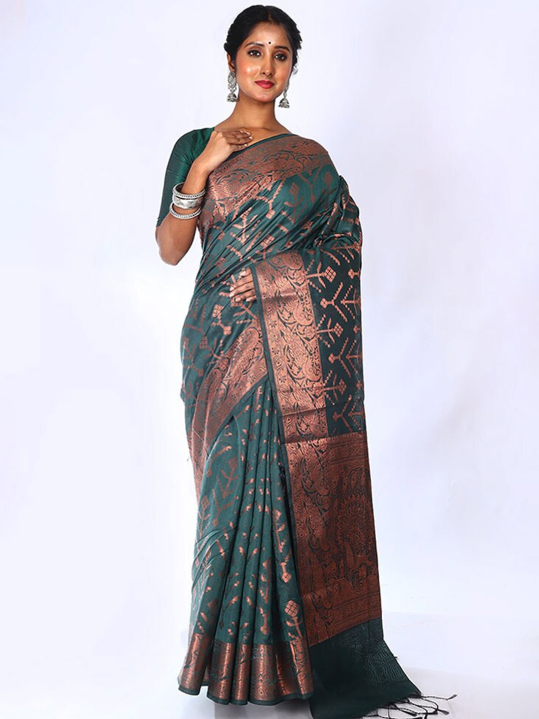

AllSilks Geometric Motif Woven Design Zari Kota Saree, Green