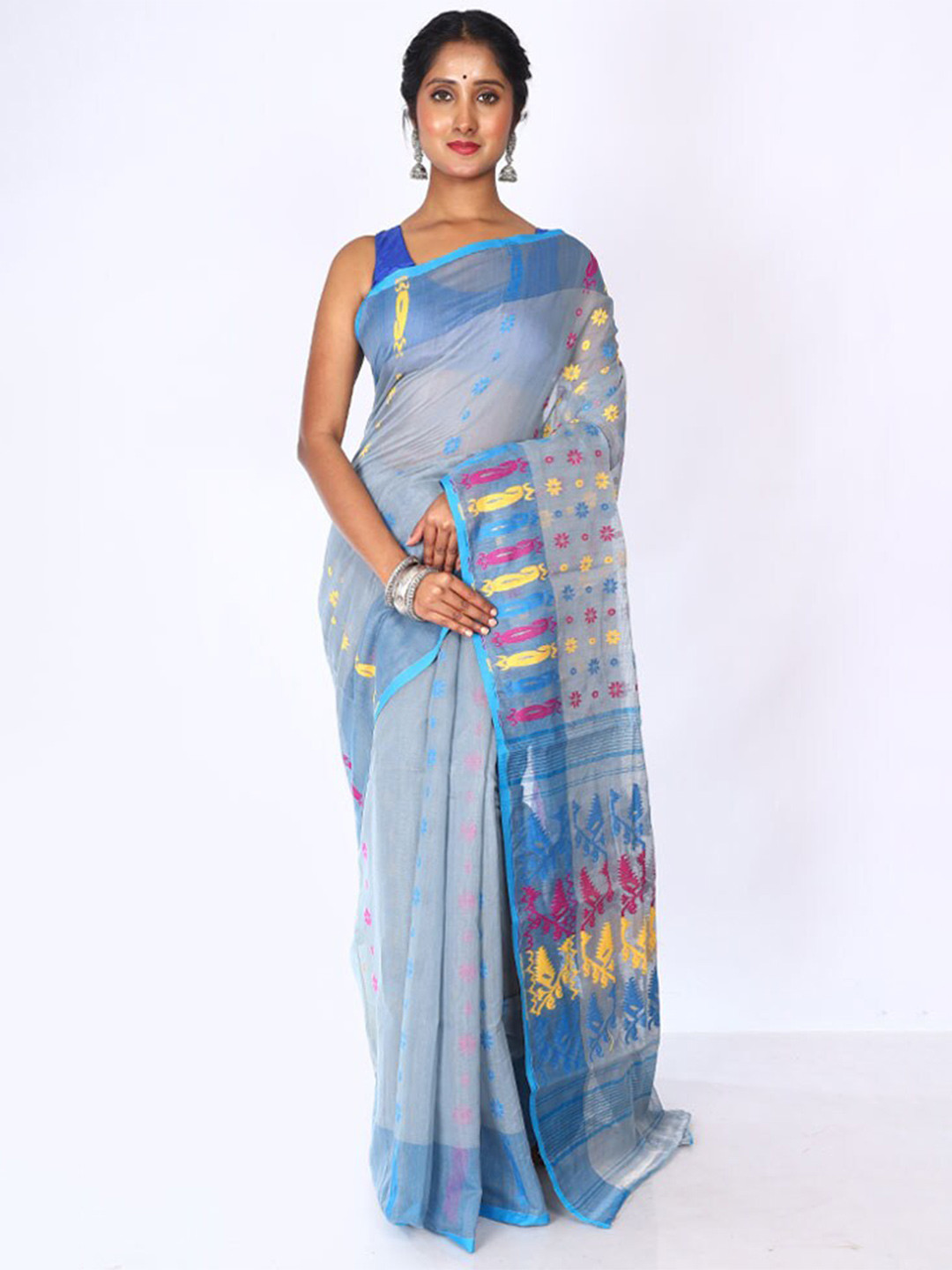 

AllSilks Floral Woven Design Taant Jamdani Saree, Grey