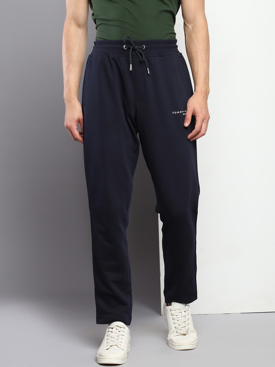 

Tommy Hilfiger Men Cotton Mid-Rise Track Pant, Navy blue