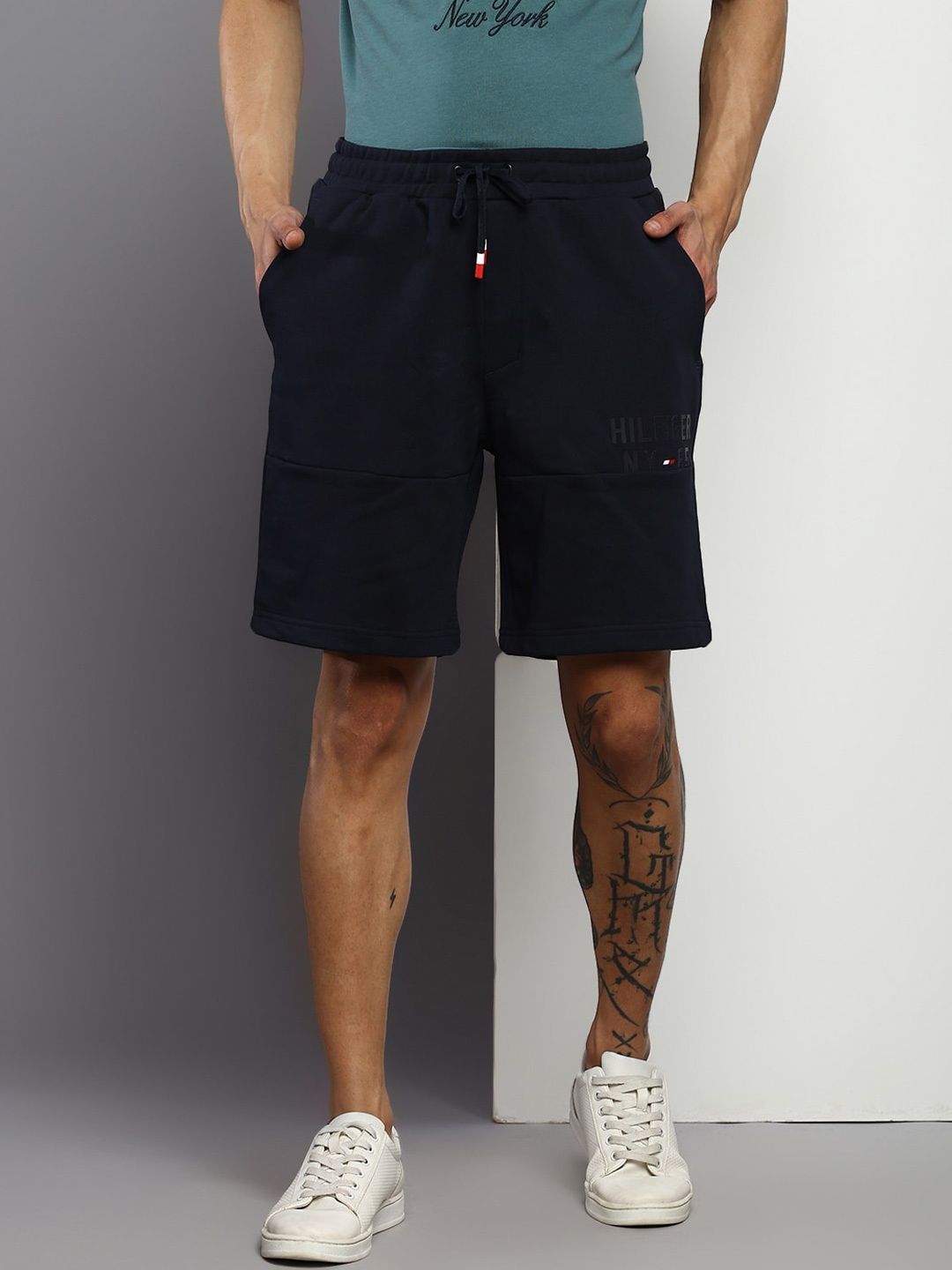 

Tommy Hilfiger Men Cotton Mid-Rise Shorts, Navy blue