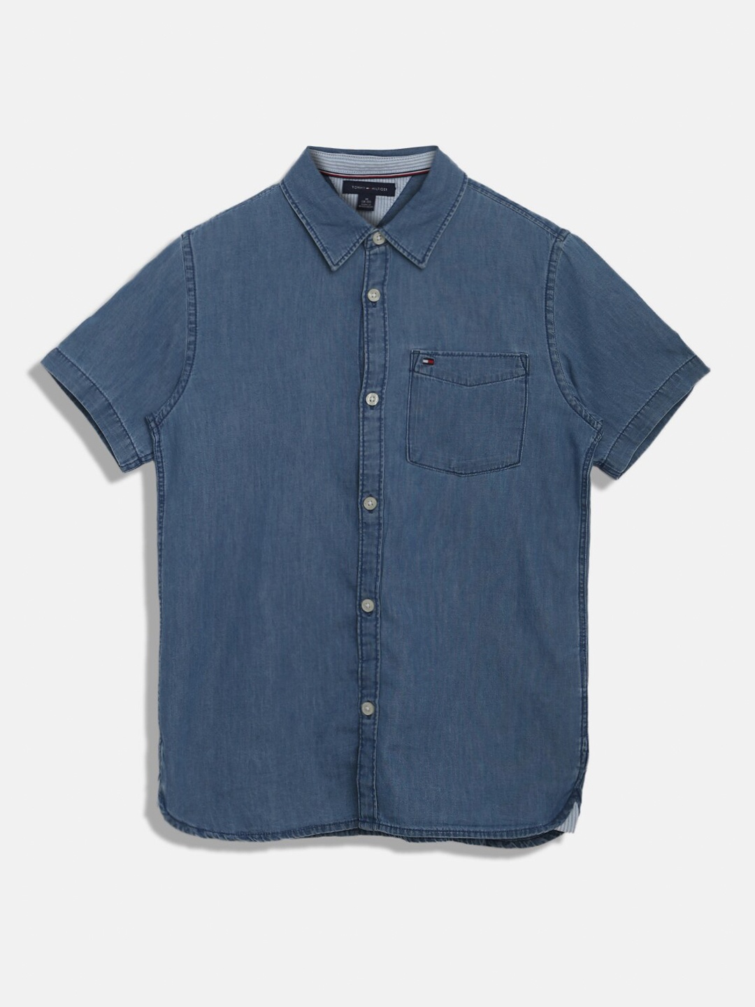 

Tommy Hilfiger Boys Spread Collar Cotton Casual Shirt, Blue